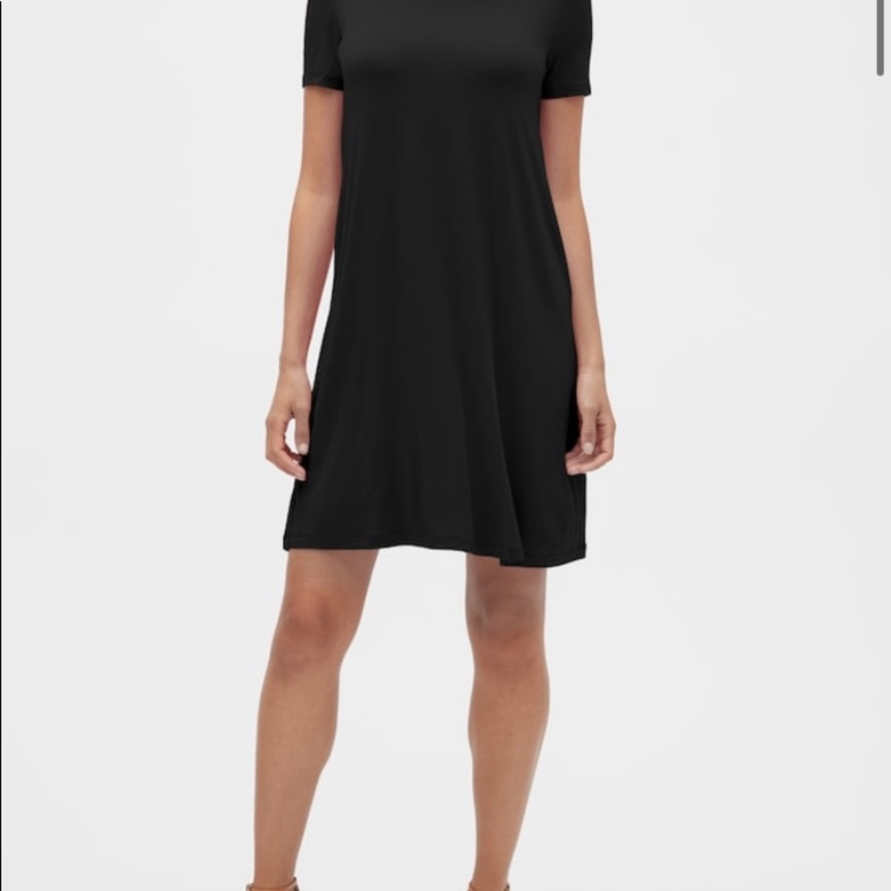 BLACK T-SHIRT DRESS